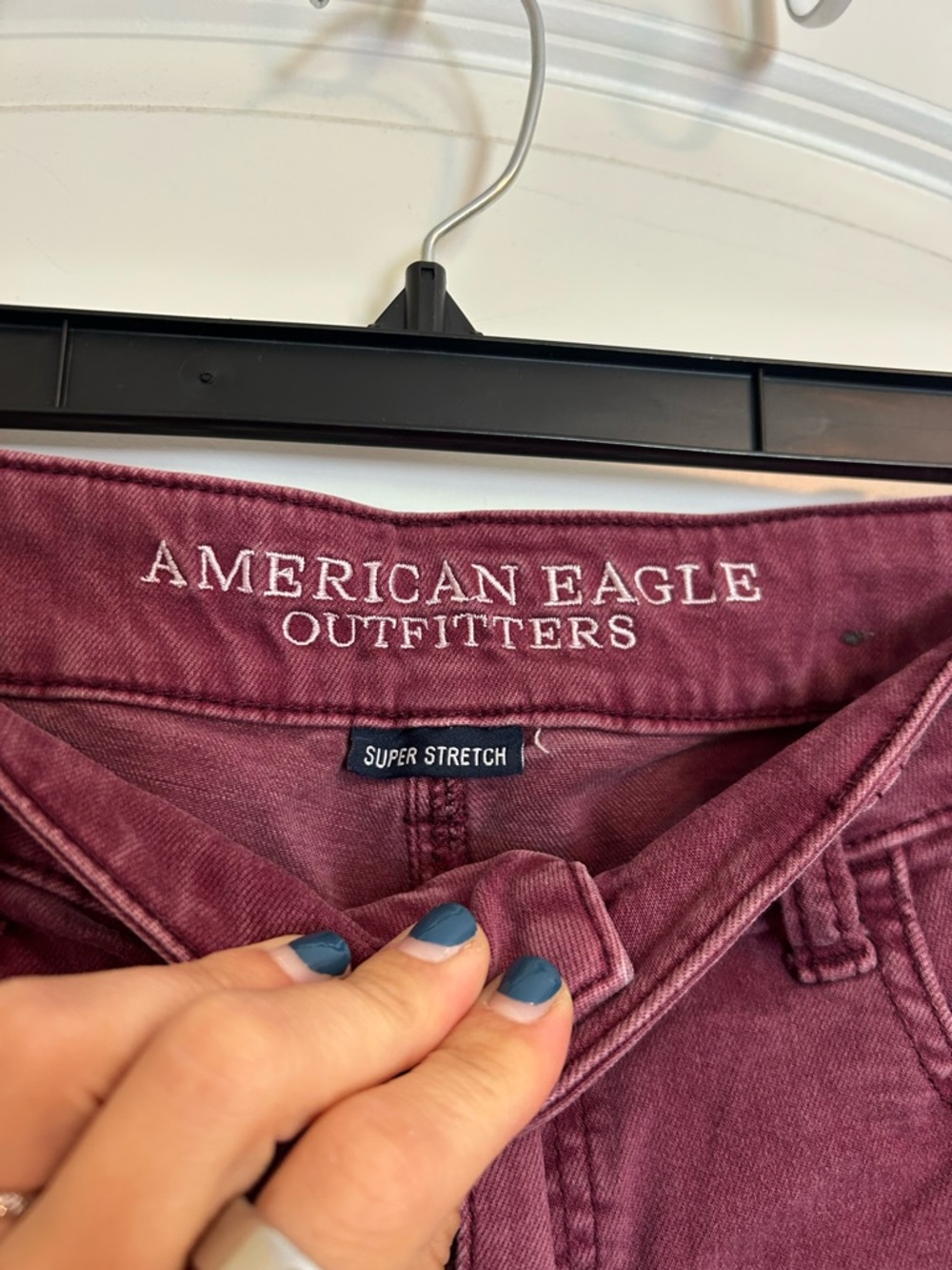 American Eagle Outfitters midi twill super stretch Shorts in Wine - Picture 2 of 5
